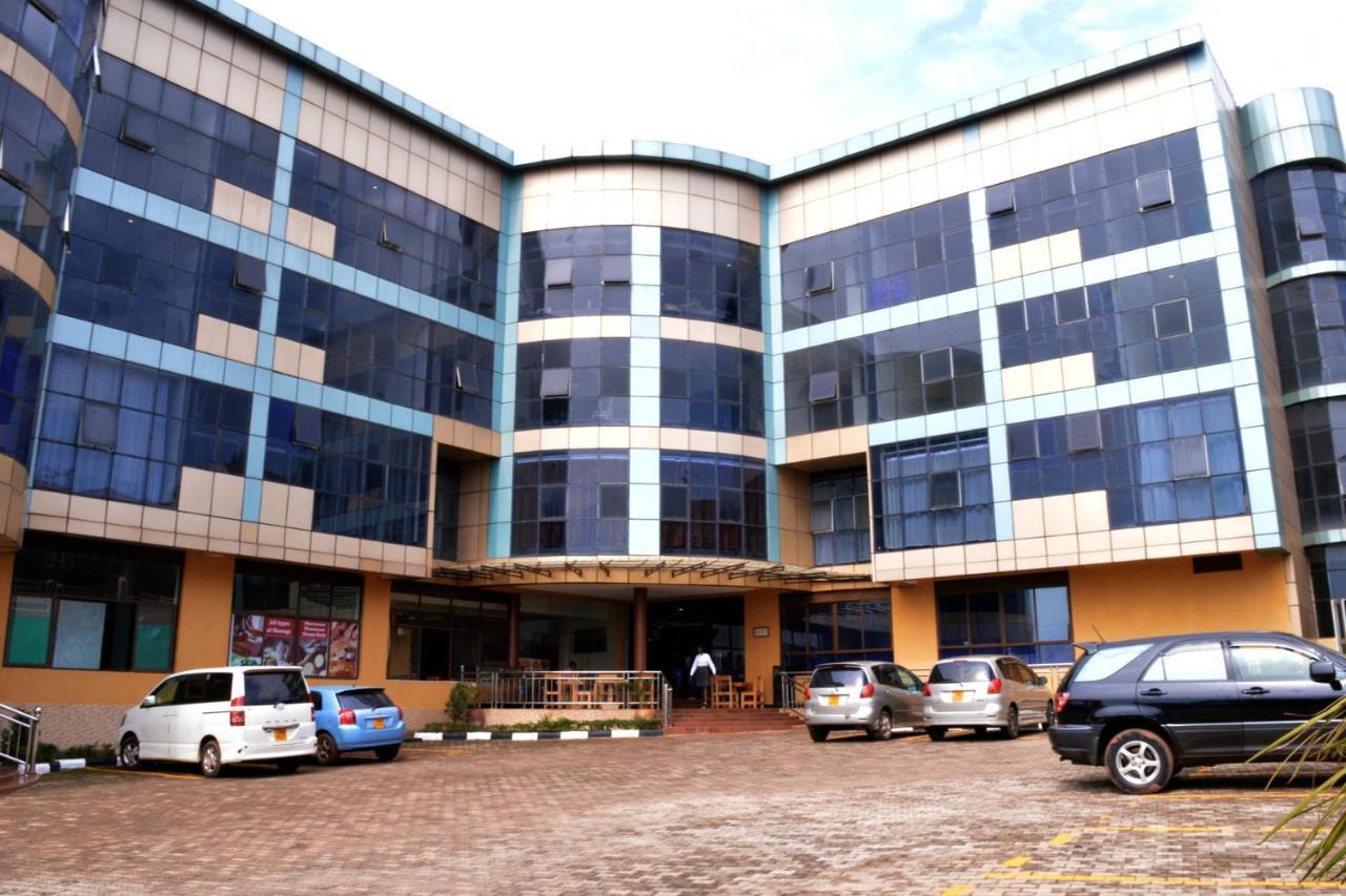 Okla Extreme Hotel Kampala Esterno foto